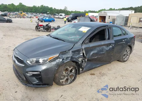 2021 Kia Forte Lxs z USA, uszkodzony, nr VIN 3KPF24AD9ME347076